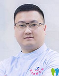 黃建欽 漳廈佳美口腔院長 