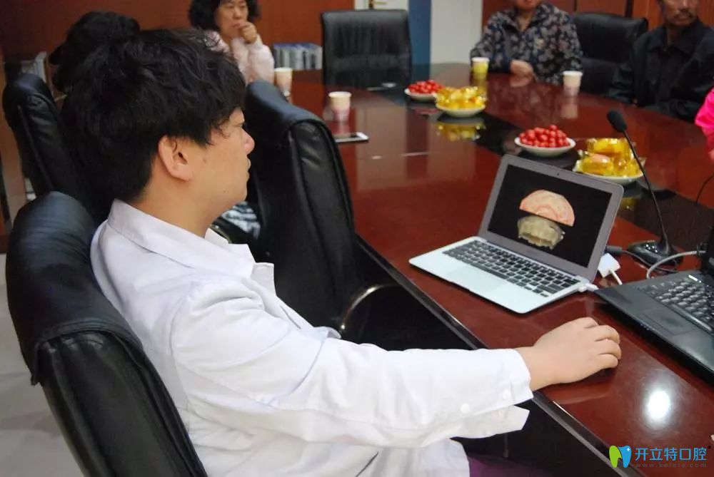 張鴻大夫介紹牙齒缺失后的三大修復方式