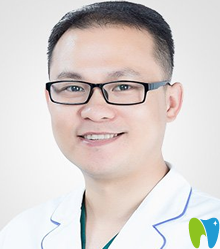濰坊華貝口腔周文棟院長(zhǎng)