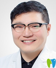 濰坊華貝口腔鄭臺鏞院長