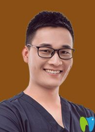 泉州維樂(lè)口腔董龍福醫(yī)生