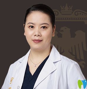 廣州柏德口腔的種植修復醫(yī)生鄧幼珍