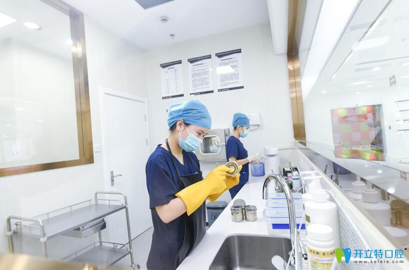 東莞德中口腔消毒區(qū)環(huán)境 東莞德中口腔消毒區(qū)環(huán)境