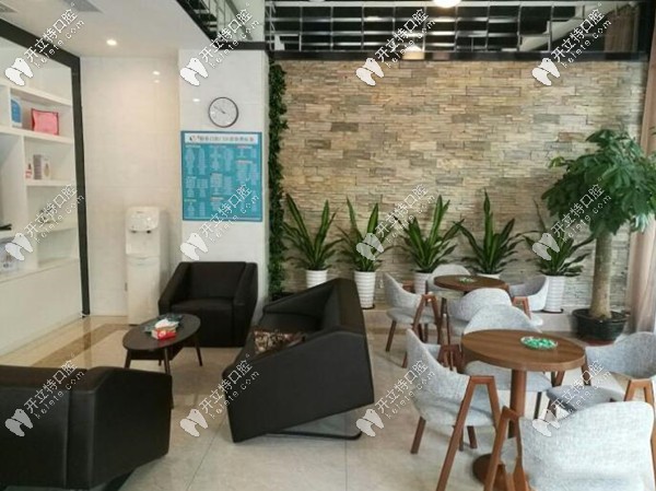 惠州惠城區(qū)勤泰口腔顧客休息區(qū) 惠州惠城區(qū)勤泰口腔顧客休息區(qū)