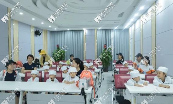 ?？谖⑿谇会t(yī)院小小牙醫(yī)活動現(xiàn)場