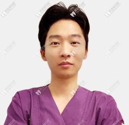 三亞微笑口腔楊哲