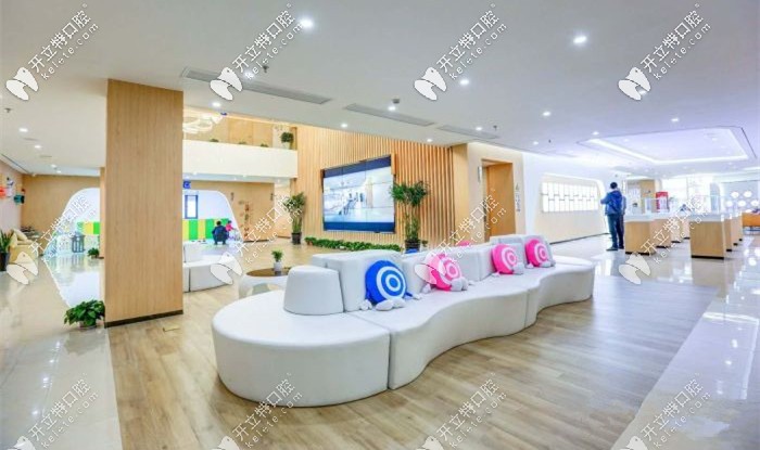 四樓的休息區(qū)，占地面積比較大