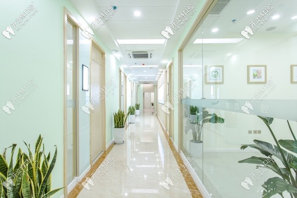 美昂口腔是按照高檔會所標(biāo)準(zhǔn)設(shè)計建造 美昂口腔是按照高檔會所標(biāo)準(zhǔn)設(shè)計建造