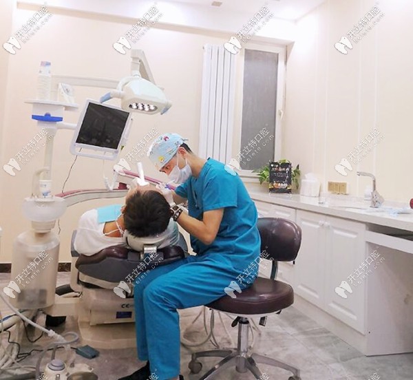 保定精卓口腔醫(yī)生1對1治療 保定精卓口腔醫(yī)生1對1治療