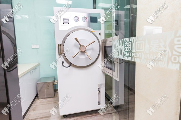 消毒供應(yīng)中心采用全透明設(shè)計(jì)