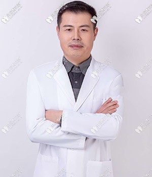 濟(jì)南美奧口腔的吳高義院長(zhǎng) 濟(jì)南美奧口腔的吳高義院長(zhǎng)