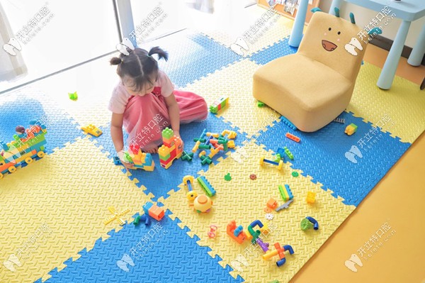 兒童玩耍區(qū) 兒童玩耍區(qū)