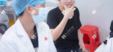 拔牙后與醫(yī)生細聊正畸方案