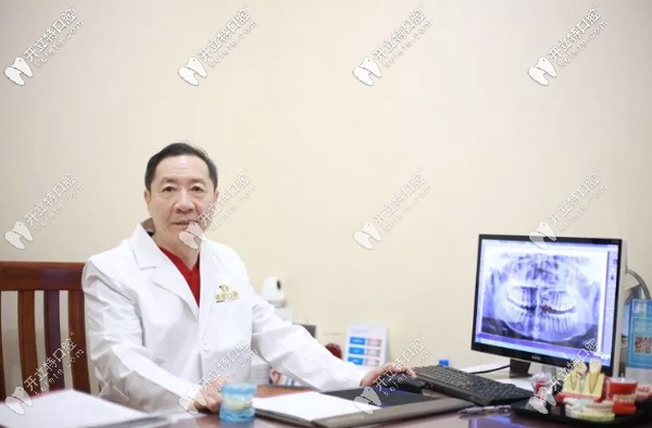 雅度口腔的孫俊杰也擅長舌側(cè)