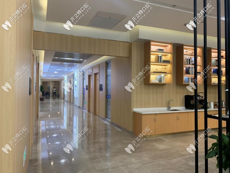 杭州美奧口腔大廳走廊