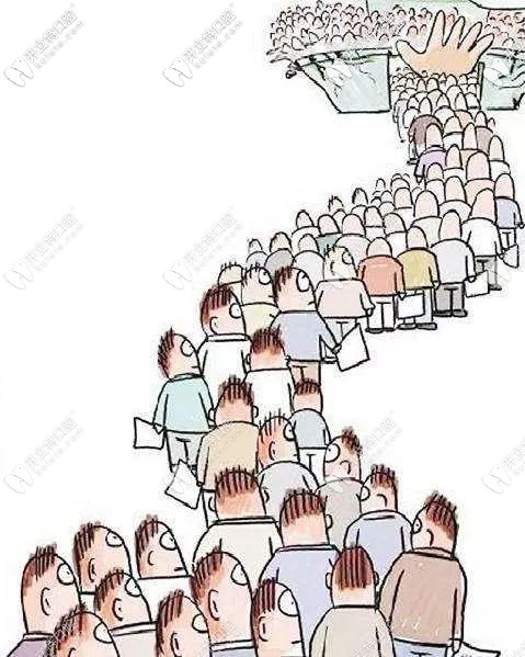 公辦醫(yī)院排隊(duì)難