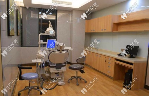 德國(guó)西諾德牙科診療牙椅