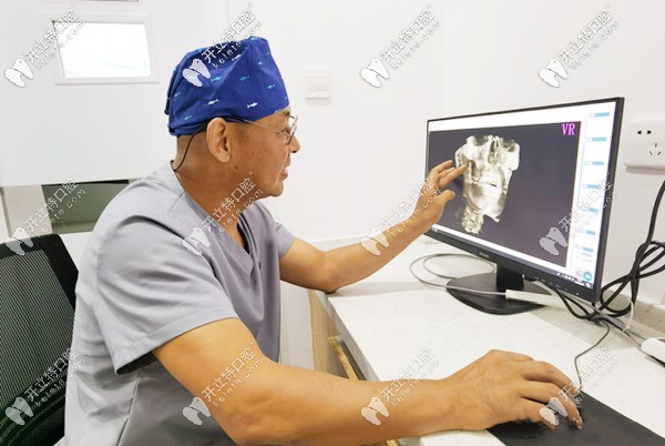 郭朝輝院長日常工作照 郭朝輝院長日常工作照