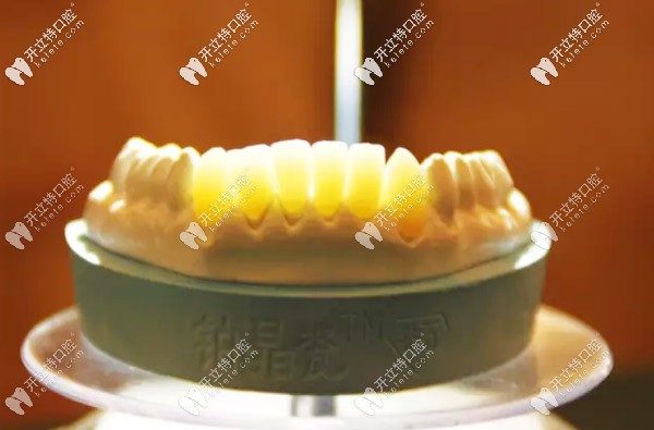 鉑晶瓷擁有較高的透光性