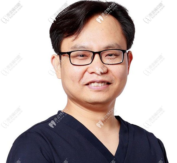 重慶維樂口腔舌側矯正醫(yī)生楊國平