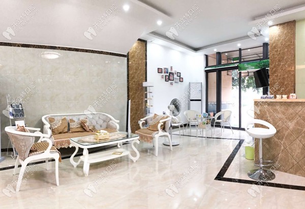 這是康美口腔的等候區(qū)