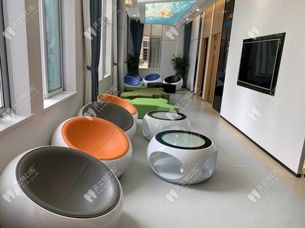 重慶美奧口腔等候區(qū)